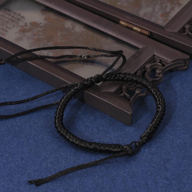 

Регулируемый браслет из красных узлов-алмазов с бусинами - Изысканно сплетенное украшение, сделанное своими руками Standard Size