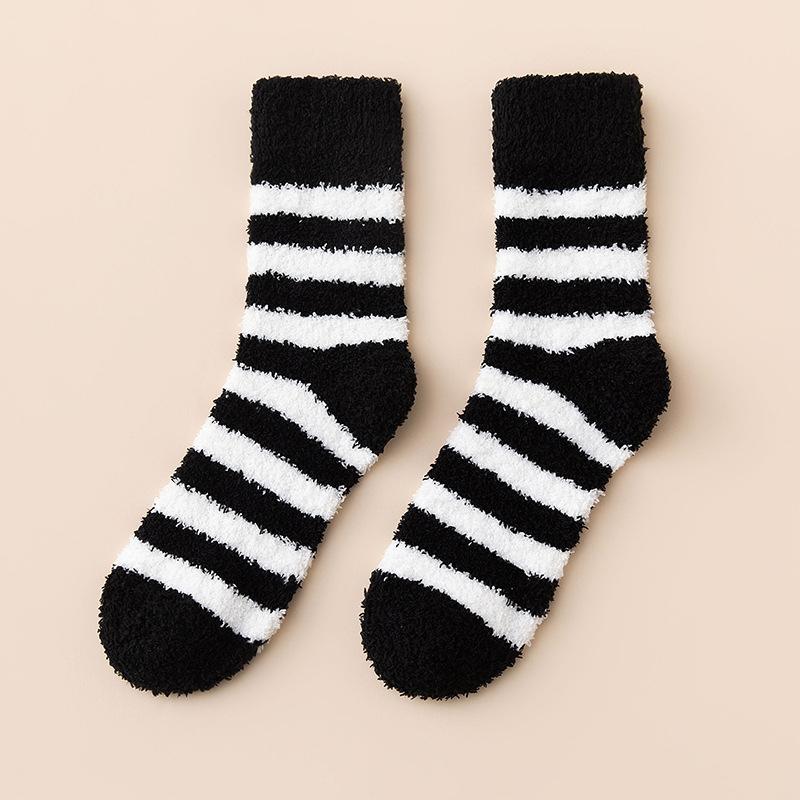 1/5 Pairs Men Women Winter Coral Fleece Mid Tube Socks Fashionable Stripes Thick Plush Warm Comfortable Home Casual Floor Socks