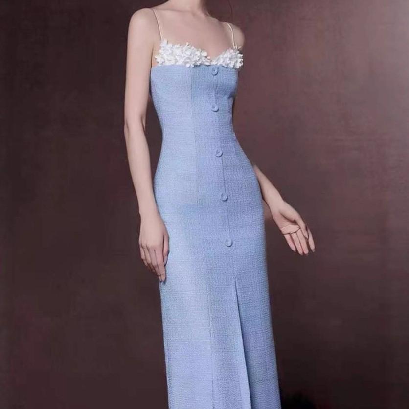 Элегантное платье-камзол с вышивкой цветами из бисера и разрезом - Приталенный стиль Little Coco Small