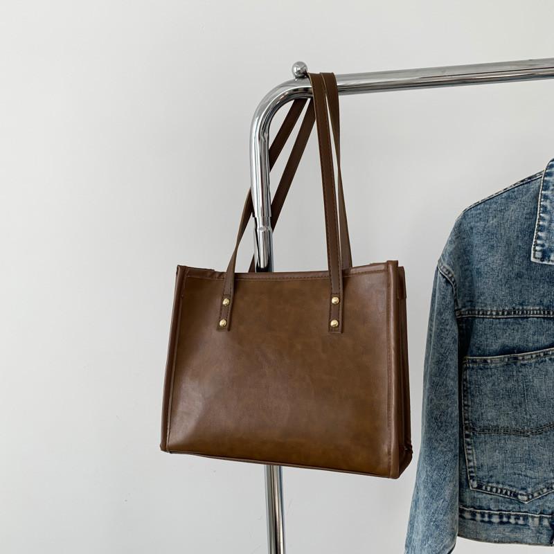 Chic Pu Large Capacity Handbag For Women Perfect For Casual Daily Use And Commute