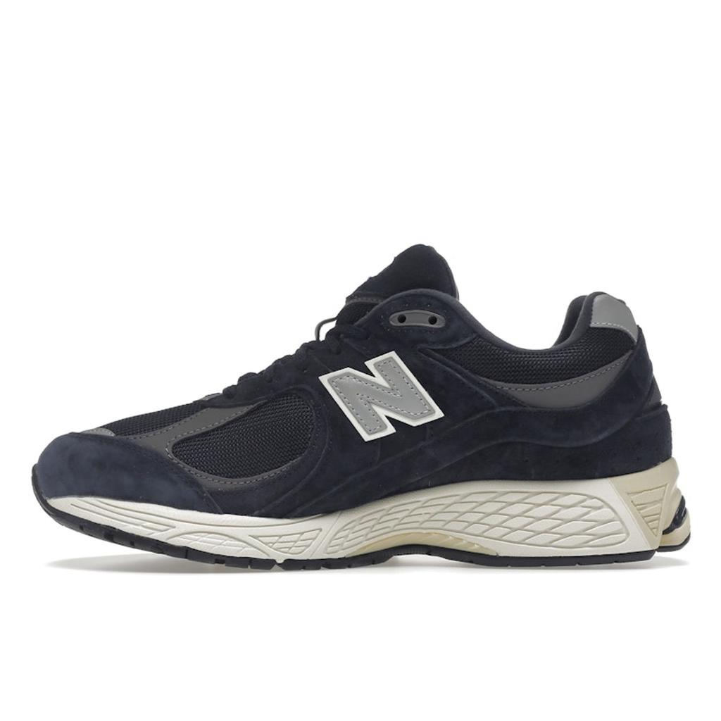 New Balance 2002R Eclipse Castlerock Unisex Sneakers Black Silver-Metallic M2002RCA