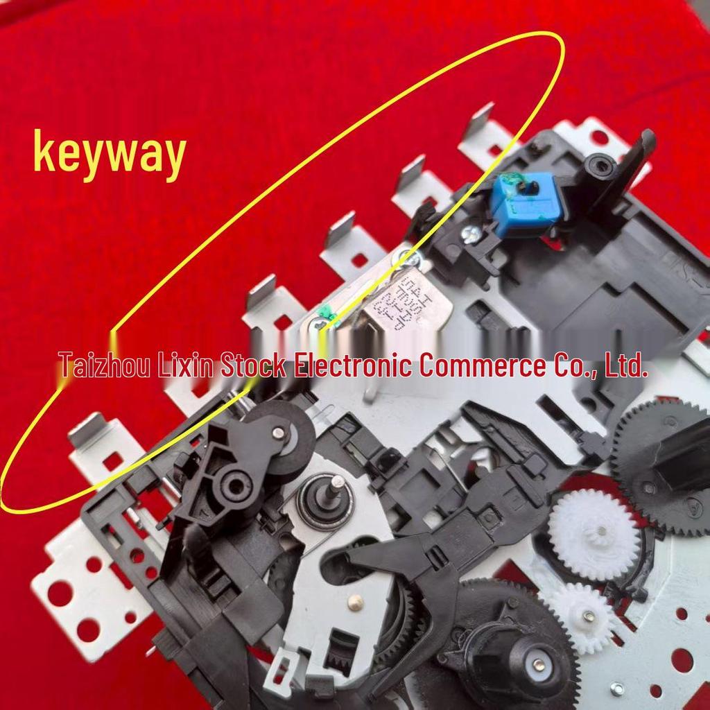 TN-21Z-2 Kassettenrekorder mit gebogenem Schlüssel, automatischem Stereo-Mechanismus und 6V-Motor.