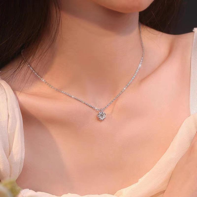 Sparkling Sparkling Diamond Necklace New High-end Light Luxury Niche Design Gentle Wind Collarbone Chain