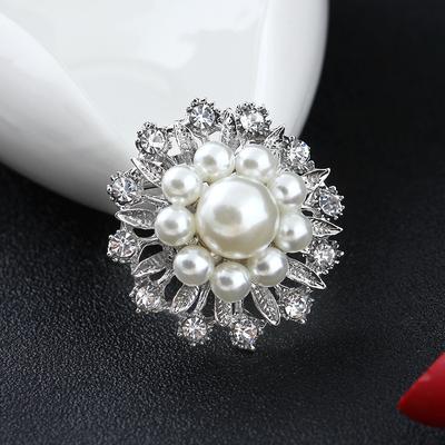 Fashion Pearl Personality Brooch 100% Match Flower Corsage Pin Long-lasting Color Exquisite Hypoallergenic Women's Gift Accessory