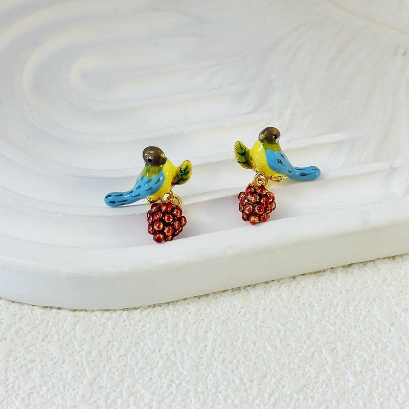 

Colorful Bird, Raspberry Stud Earrings, High-End Sense, Sweet And Versatile Enamel Earrings, Small And Long Sweater Chain, High-End Sense