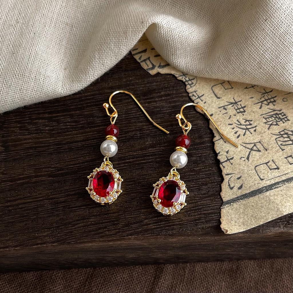 Retro Red Agate Tassel Earrings: Luxurious Chinese Court Style