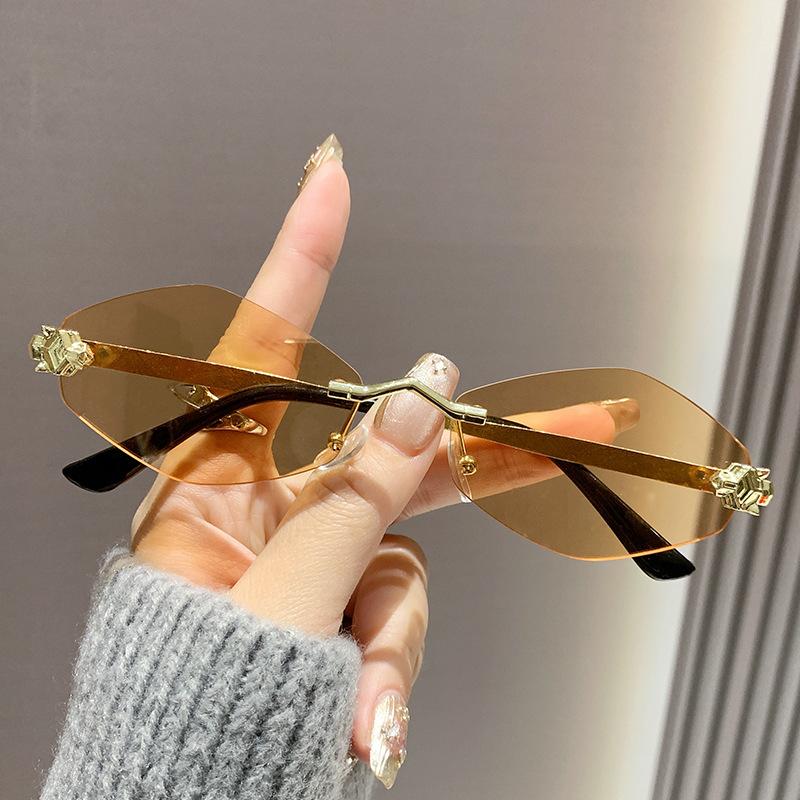 New Fashion Sunglasses Women Retro Brand Design Metal Small Diamond Frame Vintage Rhombus Rimless Shades Men Glasses