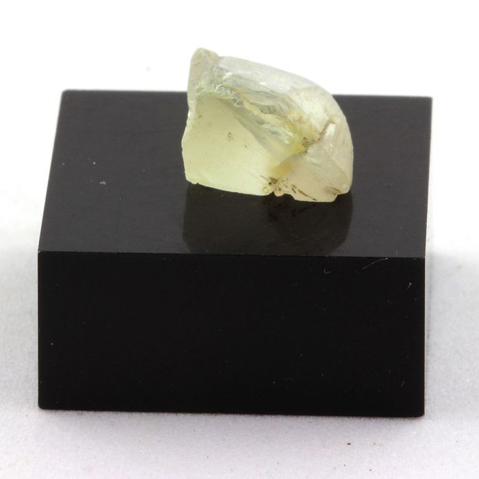 Pierres et Minéraux. Spodumene Hiddenite. 4.93 ct. Konar Province, Afghanistan.