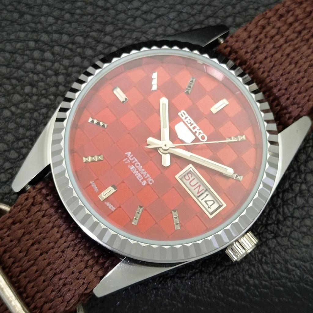 MENS VINTAGE SEIKO 5 AUTOMATIC REFURBISHED JAPAN RED COLOR DIAL WATCH a440396-4 Sk-a440396