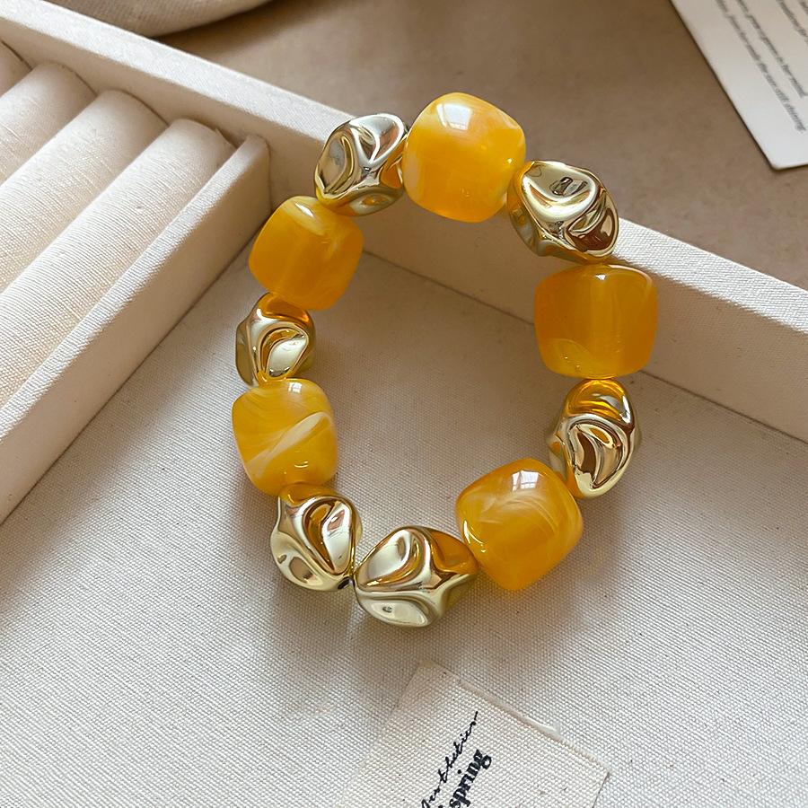 European and American color acrylic shell beaded necklace design sense collarbone chain exaggerated necklace women