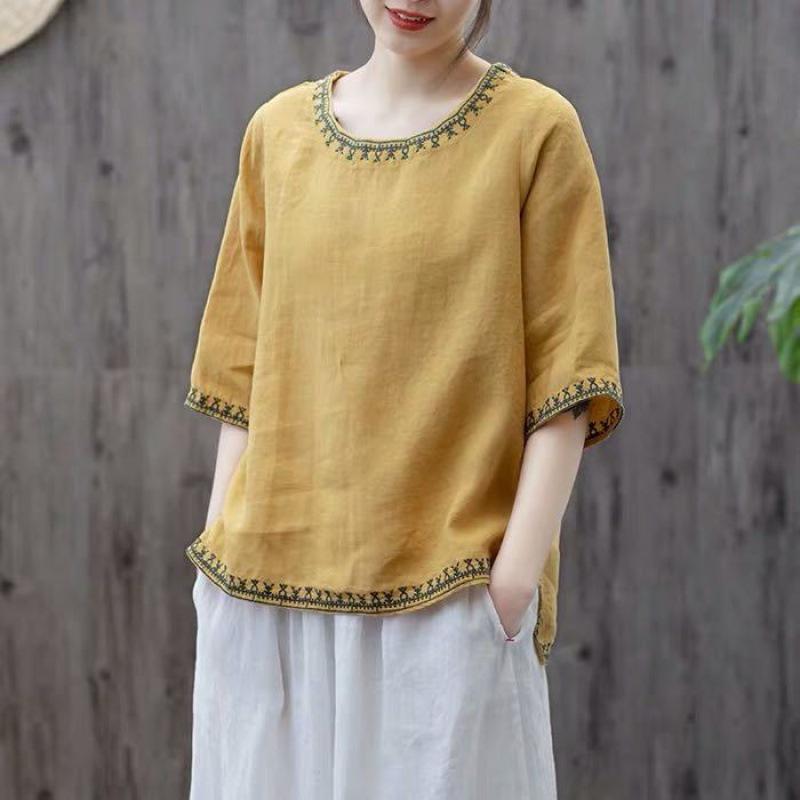 Retro Cotton Linen Embroidered Round Neck T-shirt with Five-Point Sleeves - Summer Plus Size Loose Fit for Women