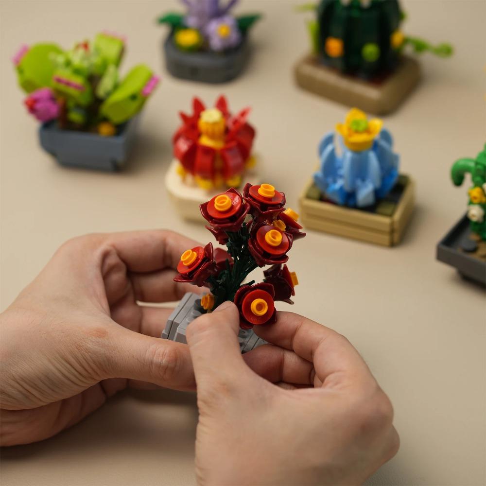 Succulent Plants Building Blocks Kit, Mini Potted Flower Bonsai Model, Simulation Cactus & Succulents Assembly Bricks 1168PCS