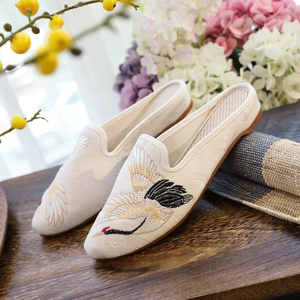 Pantoufles en tissu de coton pour femmes à la mode Broderie Opéra de Pékin Nuage Auspicieux Diapositives Confortables Dames Maison Extérieur Chaussures Pointues