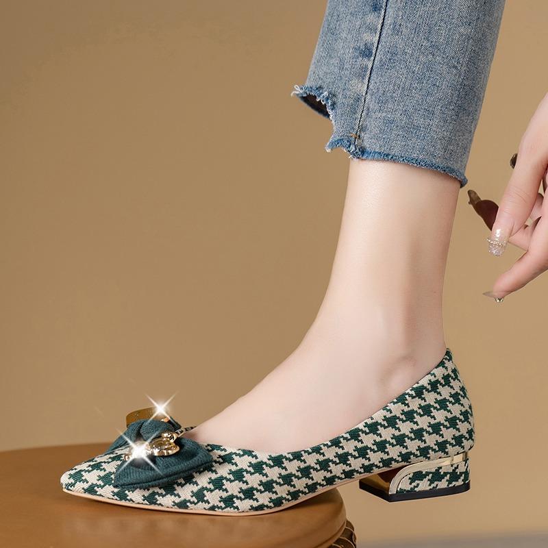 Fashion 2025 New Pointed Toe Slip on Pumps Women's Low Heel Shoes with Bow Tie Shallow Metal Decoration & Versatile Plus Size Shoes