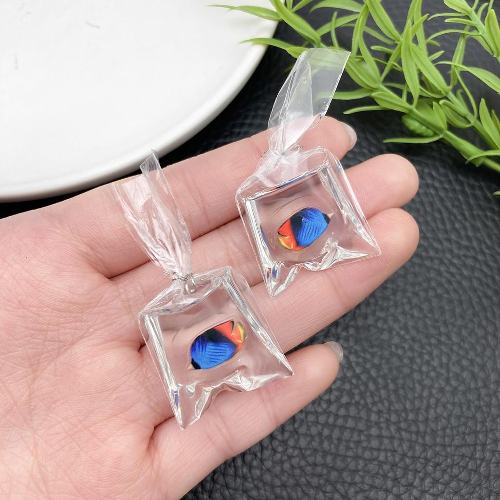 Pendientes Colgantes de Resina Transparente Agua de Mar Pez Dorado y Accesorios para Llavero