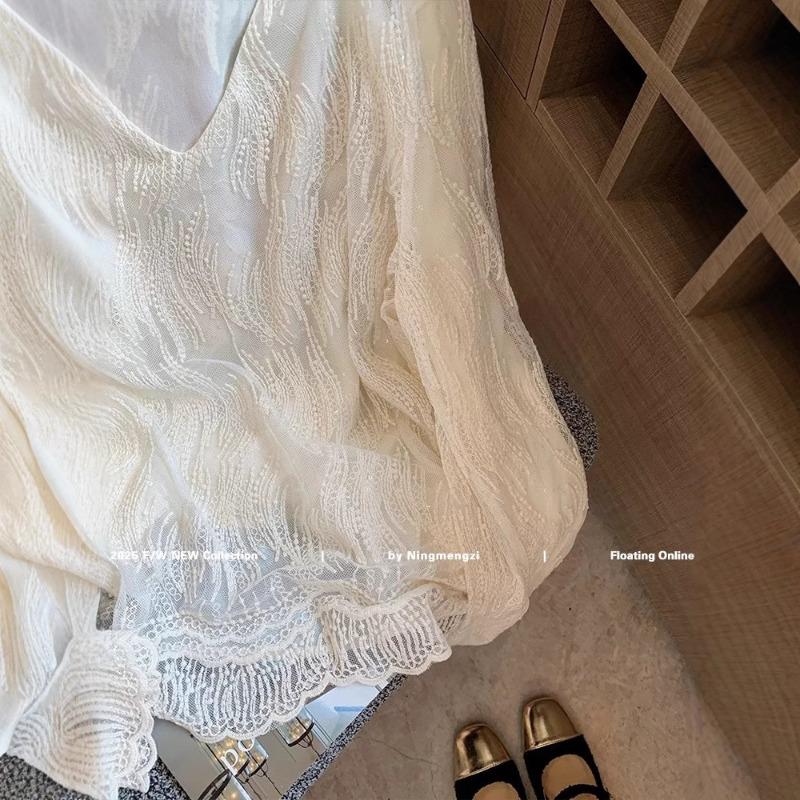V-neck Lace Embroidered Shirt Women's Spring Wear New Super Fairy Temperament Age-reducing Top