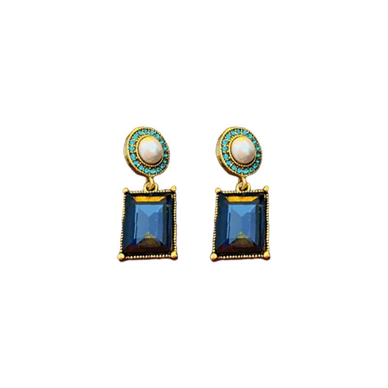 Vintage Necklace with Inlaid Diamonds & Square Pearls - Retro High-End CollARBONE Chain Accessory