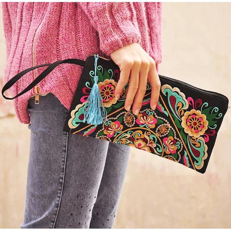 Portable Embroidered Women Handbags National Ethnic Butterfly Flower Bags for Lady Clutch Tassel Small Flap Evening Bag