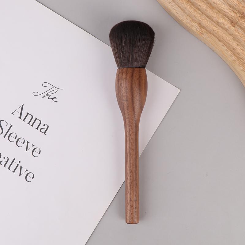 1Pc Vintage Wood Handle Makeup Brush High Quality Walnut Loose Powder Blush Foundation Contour Brush