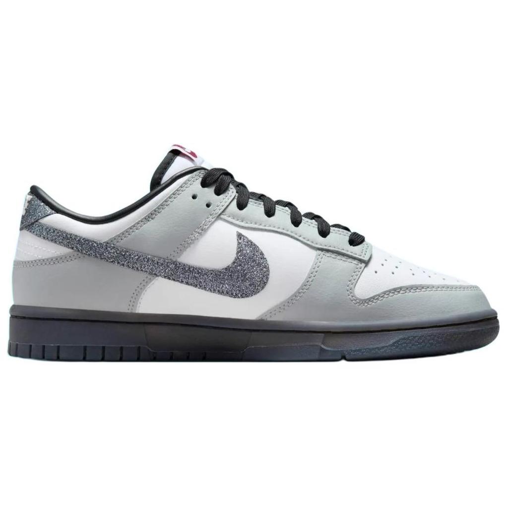 Nike Dunk Low LX Glitter Swoosh Sneakers da Donna Grigio Bianco Grigio Fumo Chiaro HQ3462-191