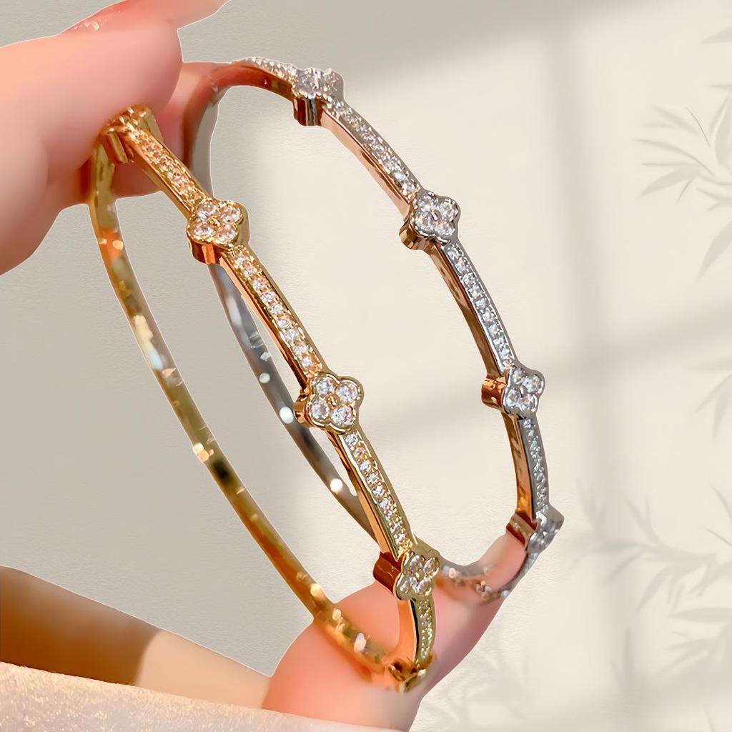 Luxurious Four-Leaf Clover Diamond Bracelet - Elegant, Versatile Jewelry for Women