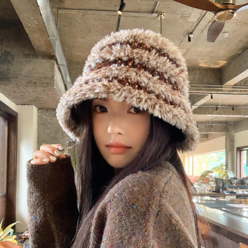 Winter Warm Bucket Hat For Women With Polyester Material Windproof And Cozy Design