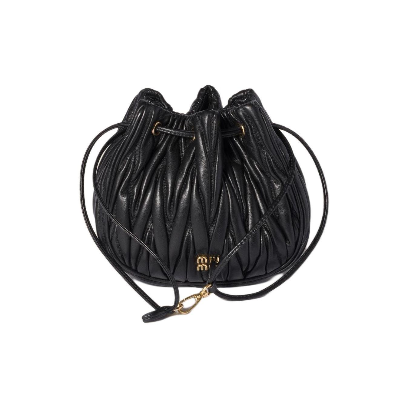 

MIU MIU Matelassé Logo Lambskin Clutch Women Clutch Black 5ND022_AFPP_F0002 Basic Set (Bag+Dust Bag)