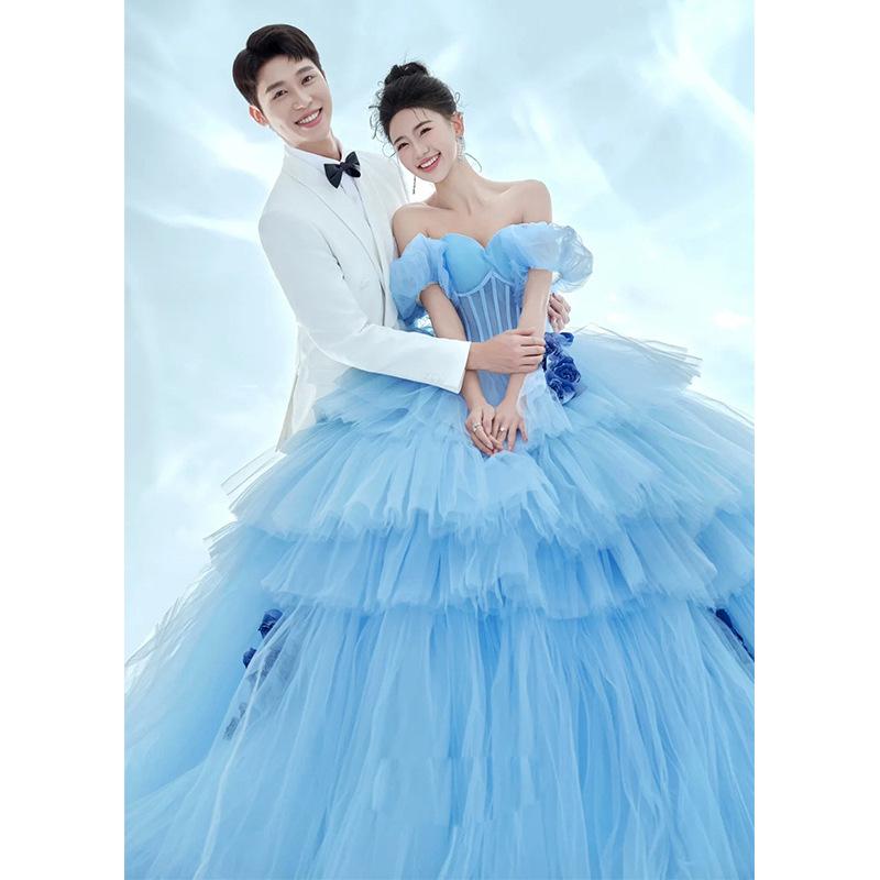 Shoot clothing couple  new photo indoor clothing high-end banquet wedding dress