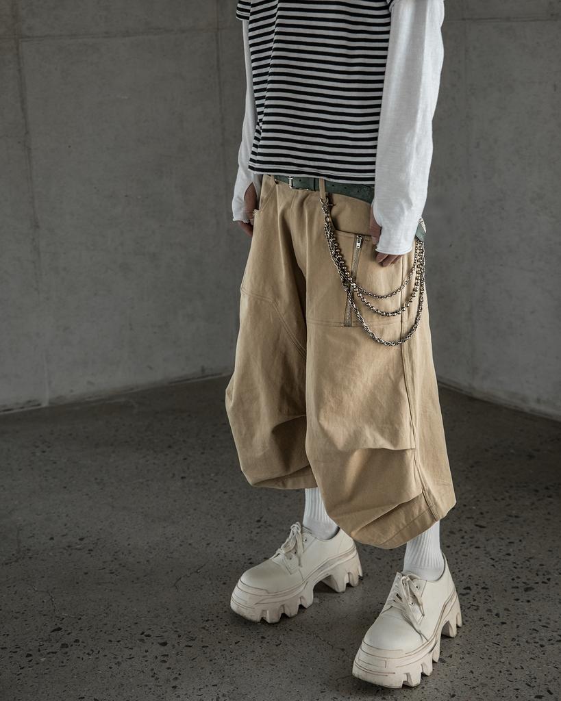 Loeolingladeu 26 Parachute Bermuda Pants Beige