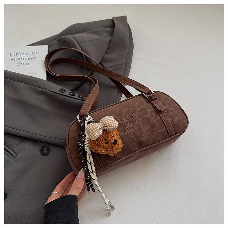 Premium Sense Retro Commuter Armpit Bag Women 2025 New Fashion Casual Portable Shoulder Bag Niche Bowling Bag