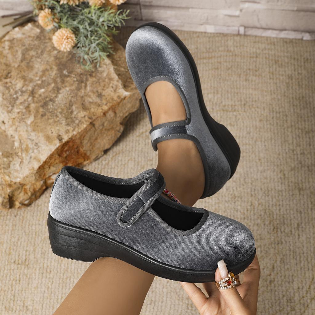 Fashion Women Heeled Shoes 2025 Trend New Fashion Summer Loafers Casual Sport Sandals Brand Women Sneakers Walking Zapatillas De Mujer