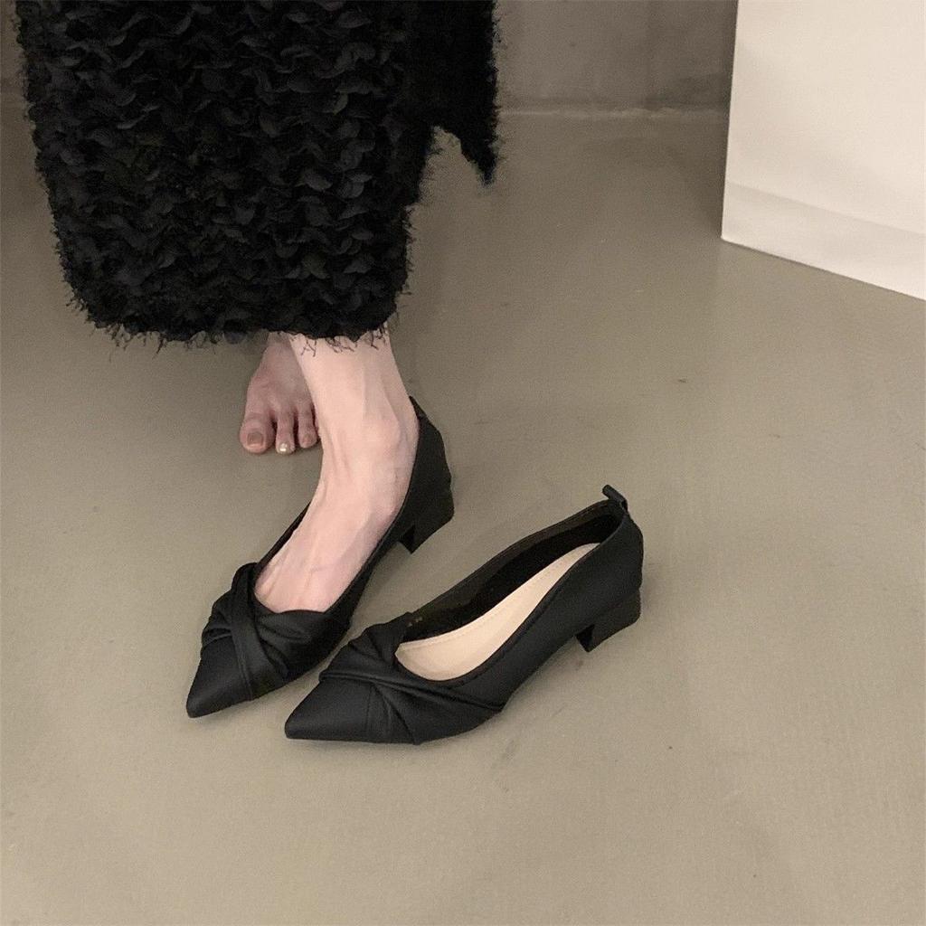 With Skirt Temperament, Evening Shoes, Shallow Mouth Soft-soled Women's Shoes 2025 New Xiaoxiangfeng Pointed Single Shoes for Women's Summer Wear