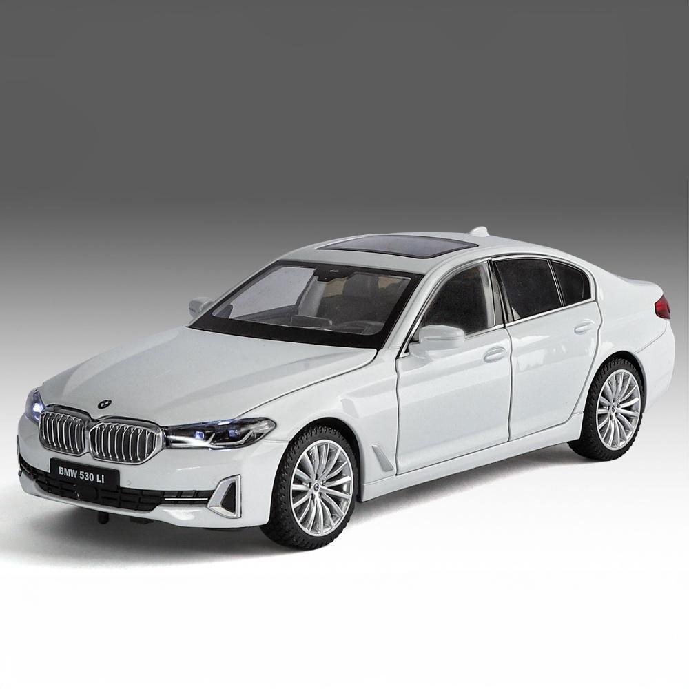 

1:24 BMW 530LI Limousine Alloy Metal Diecast Model Car Trendy Ornaments Children s Toy Car Sound & Light Holiday Present Friend белый
