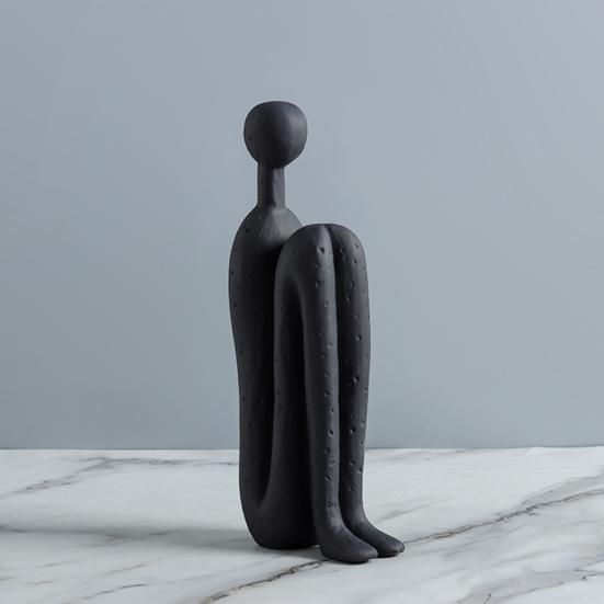 Abstrakte Strichmännchen-Figur Moderne minimalistische sitzende Mann-Harz-Statue Skulptur Haus Büro Schreibtischdekoration