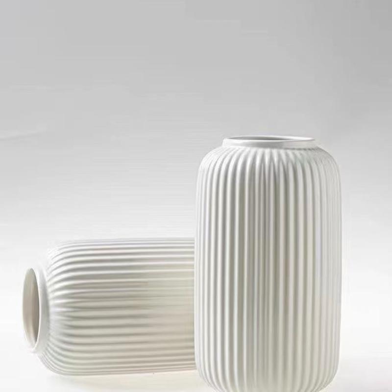 Elegante Vaso in Plastica Effetto Ceramica a Strisce per Fiori - Resistente, Facile da Posizionare, Elemento Decorativo Floreale