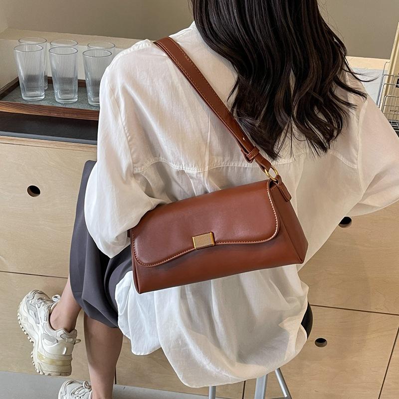 High-end and Trendy Women's Crossbody Bag, Niche Single-shoulder Underarm Baguette Bag