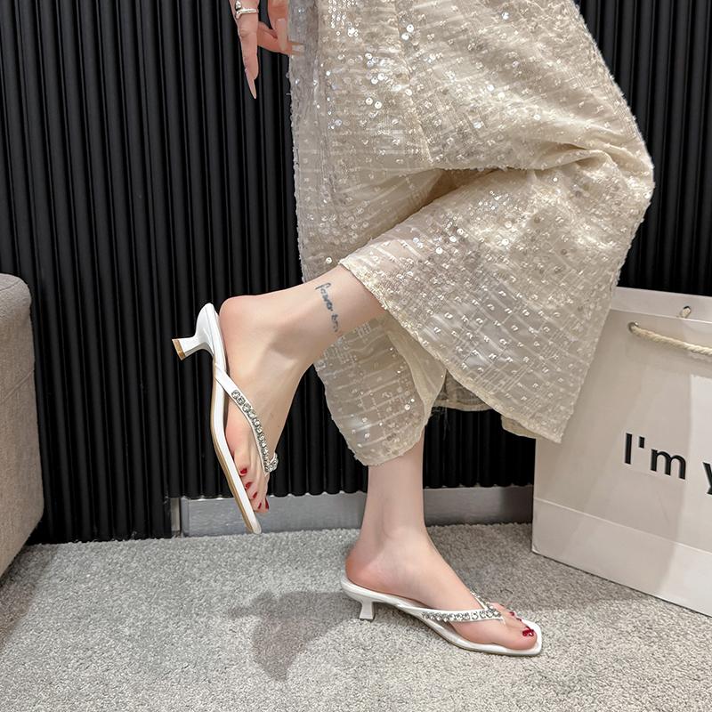 Fashion Glitter Slides Slippers Women Summer Female Shoes Low Thin Heels Big Size Fashion  Rubber Flip Flops Jelly 2025 Luxury