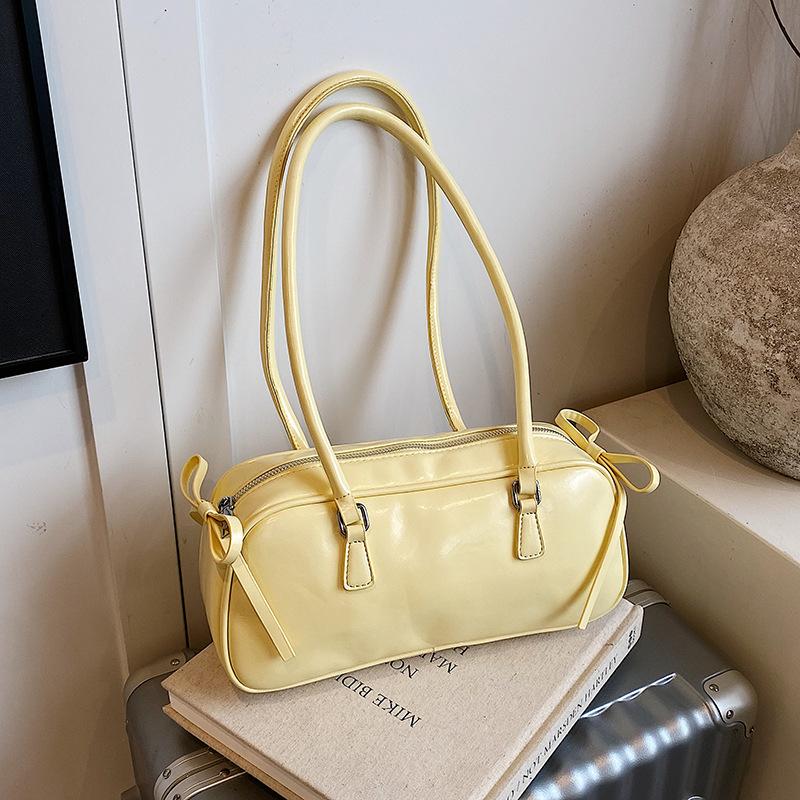 Underarm bag women's large-capacity new fashion niche design shoulder handbag women's new baguette bag