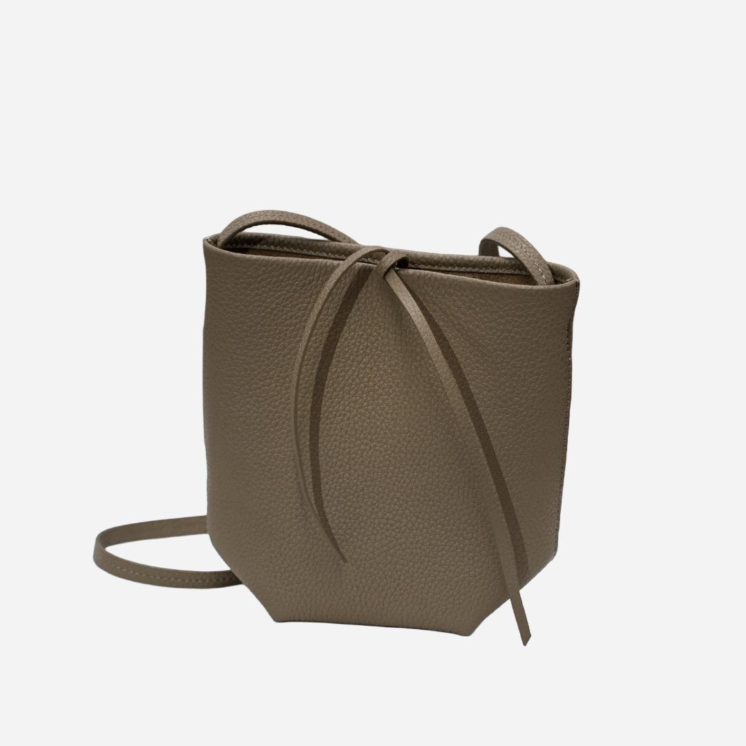 

Mendy Crossbody Bag Mini Women s Handbag Cowhide Leather Small Bucket Bag Casual Style Luxury Bags Designers In Quality