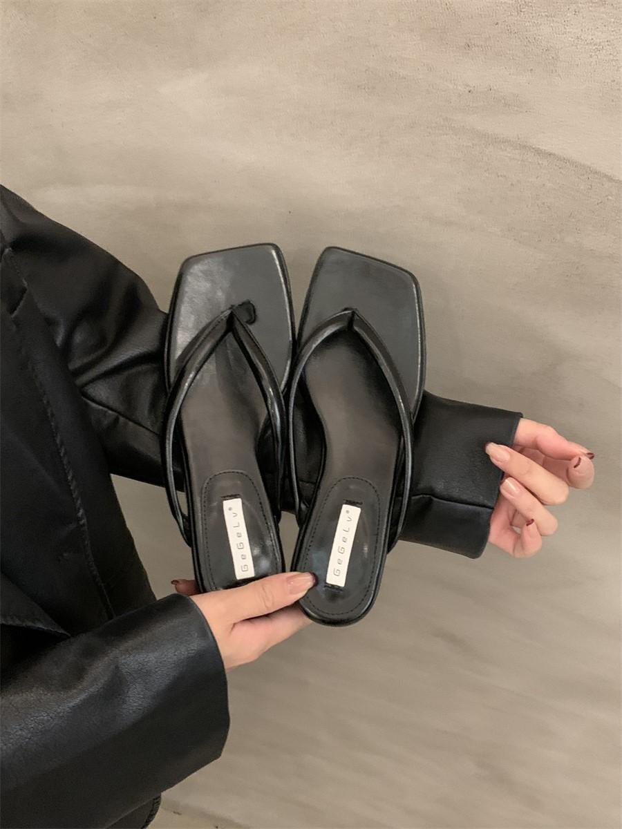 

Французские шлепанцы на толстом каблуке женские туфли 2024 года новые летние с юбкой пляжные серебристые сандалии 39 чёрный