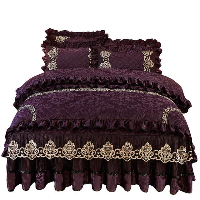 

Европейский бархатный комплект постельного белья King Size из 4 предметов, роскошное одеяло, стеганая кружевная юбка, мягкая теплая королева с двумя наволочками 1.5x2m-59x79inch bed