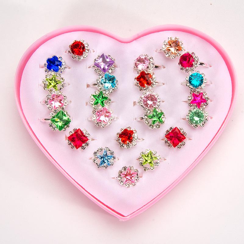 Children's Adjustable Rhinestone Alloy Ring Set In Heart-Shaped Box