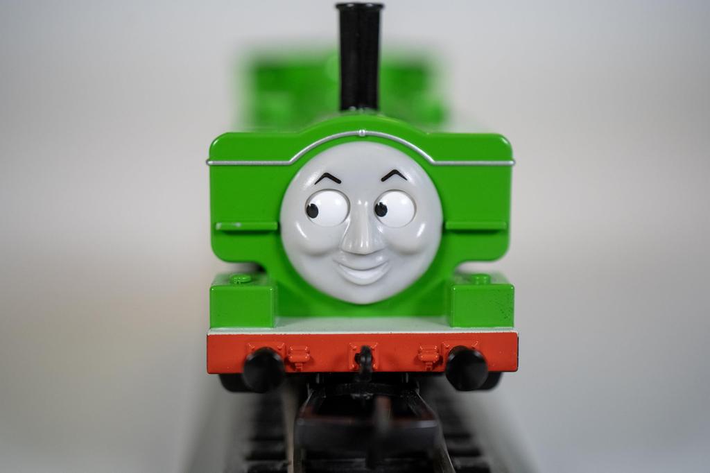 Bachmann HO Gauge Thomas the Tank Engine Duck Model Train Steam Green 28-58810 Locomotive,