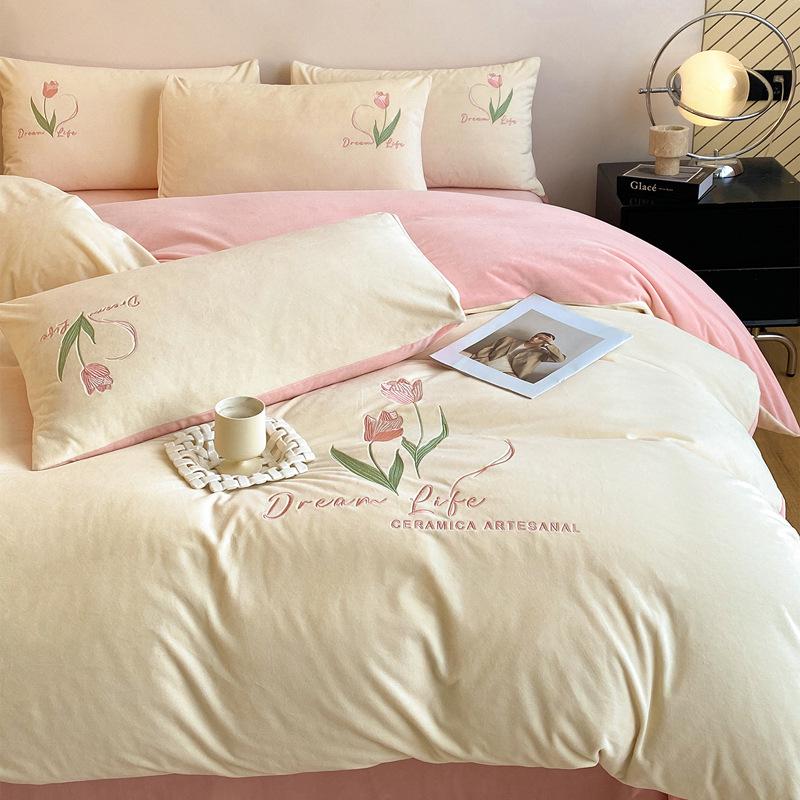 Plush Coral Fleece Winter Bedding Set: Thickened Velvet Duvet Cover, Flannel Bed Sheet, and Pillowcases