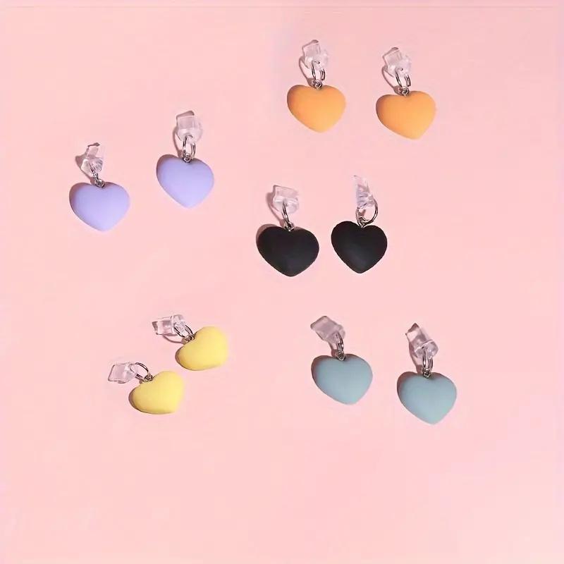 1pc Silicone Anti-Dust Plug Charm with Love Heart Design for IPhone, Type-C, and Android Micro Ports