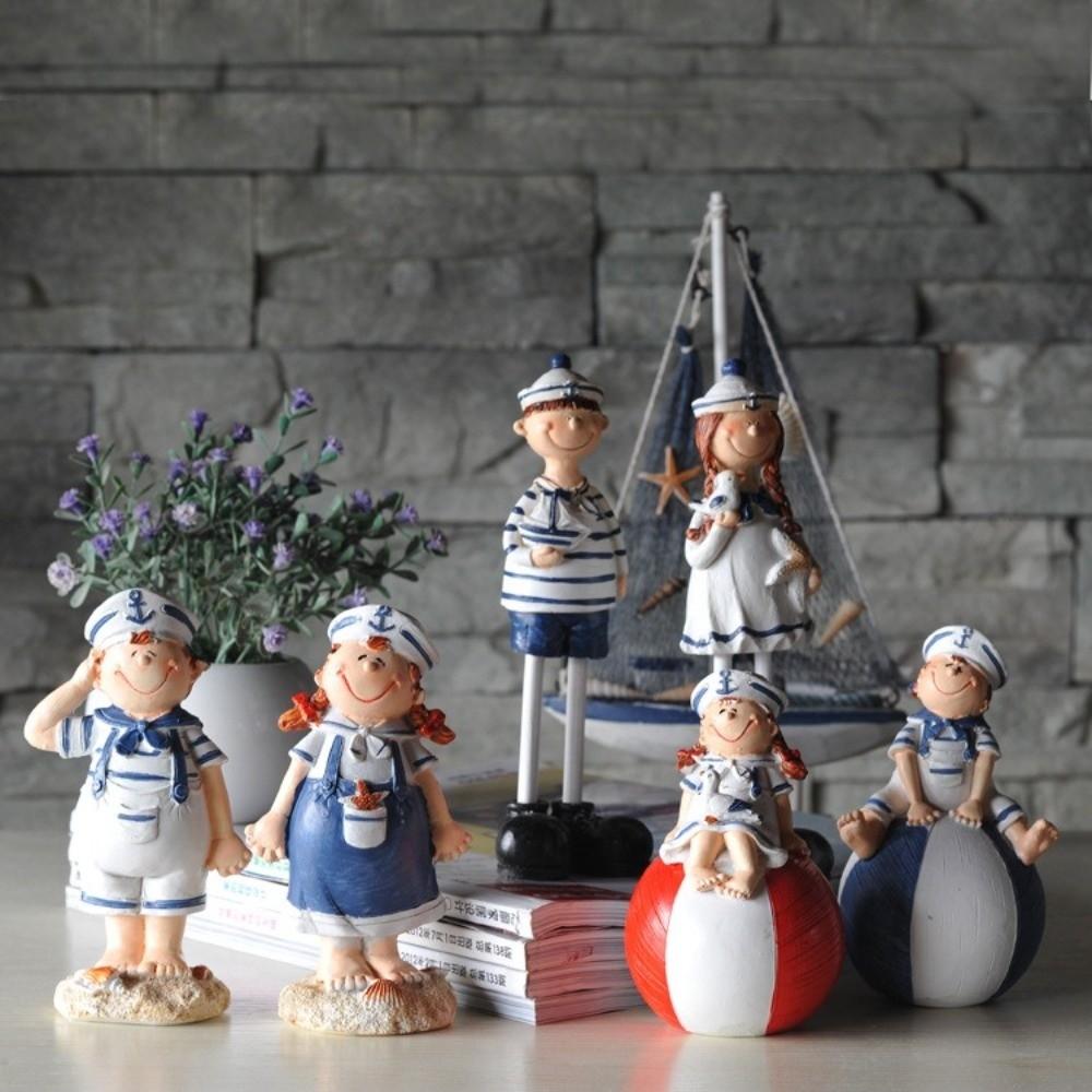 Mediterranean Style Salute Doll Ornament Resin Crafts Couple Figure Model Entrance