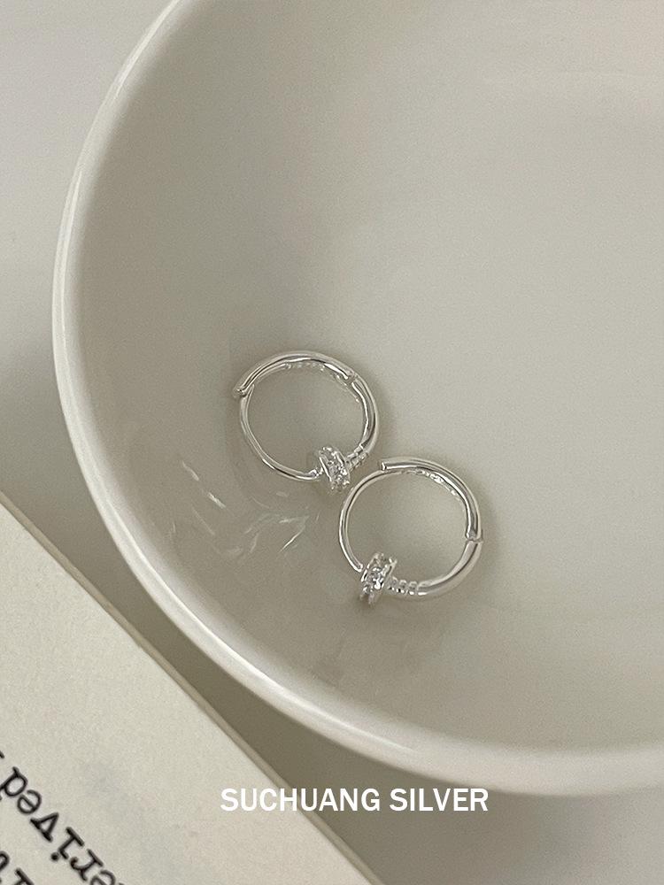 Elegant Women's S925 Sterling Silver Zirconia Earrings - High-End, Light Luxury, Fashionable Studs, Versatile Ear Jewelry