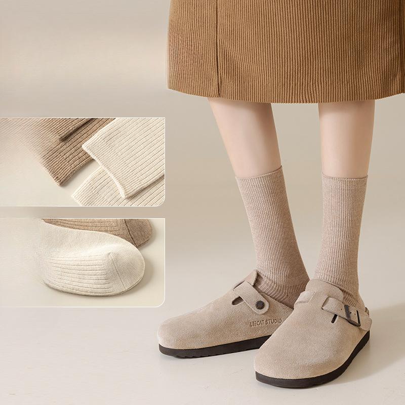 4 Pairs of Gift Box Ladies Autumn and Winter Classic Boneless All Match Solid Color Vertical Stripe Long Stack Socks