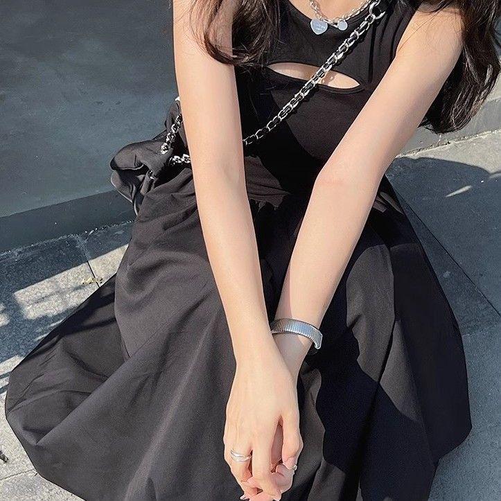 

Hepburn Chic Black Sleeveless High-Waist Slimming Vest Dress for Women - 2026 Spring S