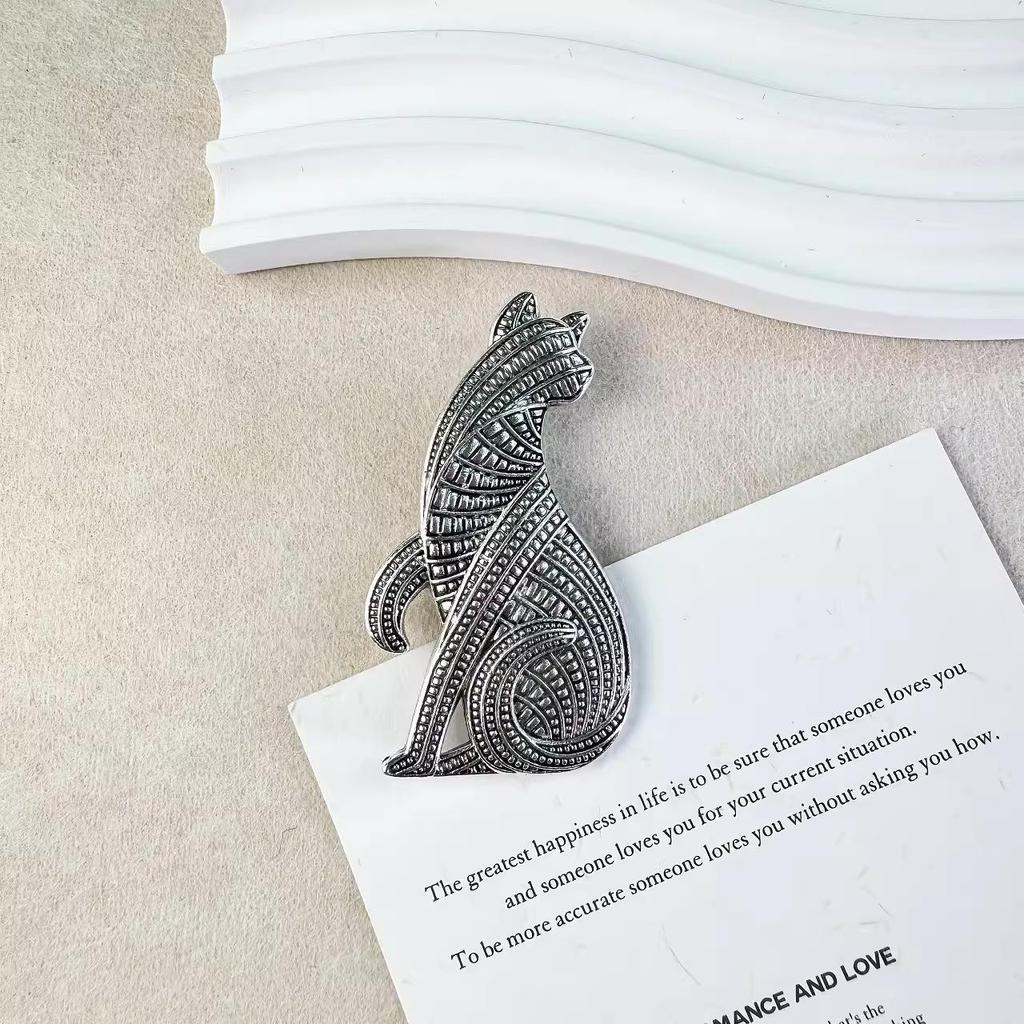 Premium Korean Cartoon Kitten Oil-Drop Brooch - Elegant Animal Pin for Women